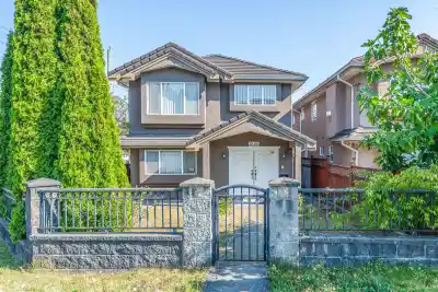 7698 14TH AVENUE, Burnaby BC V3N 2A6
