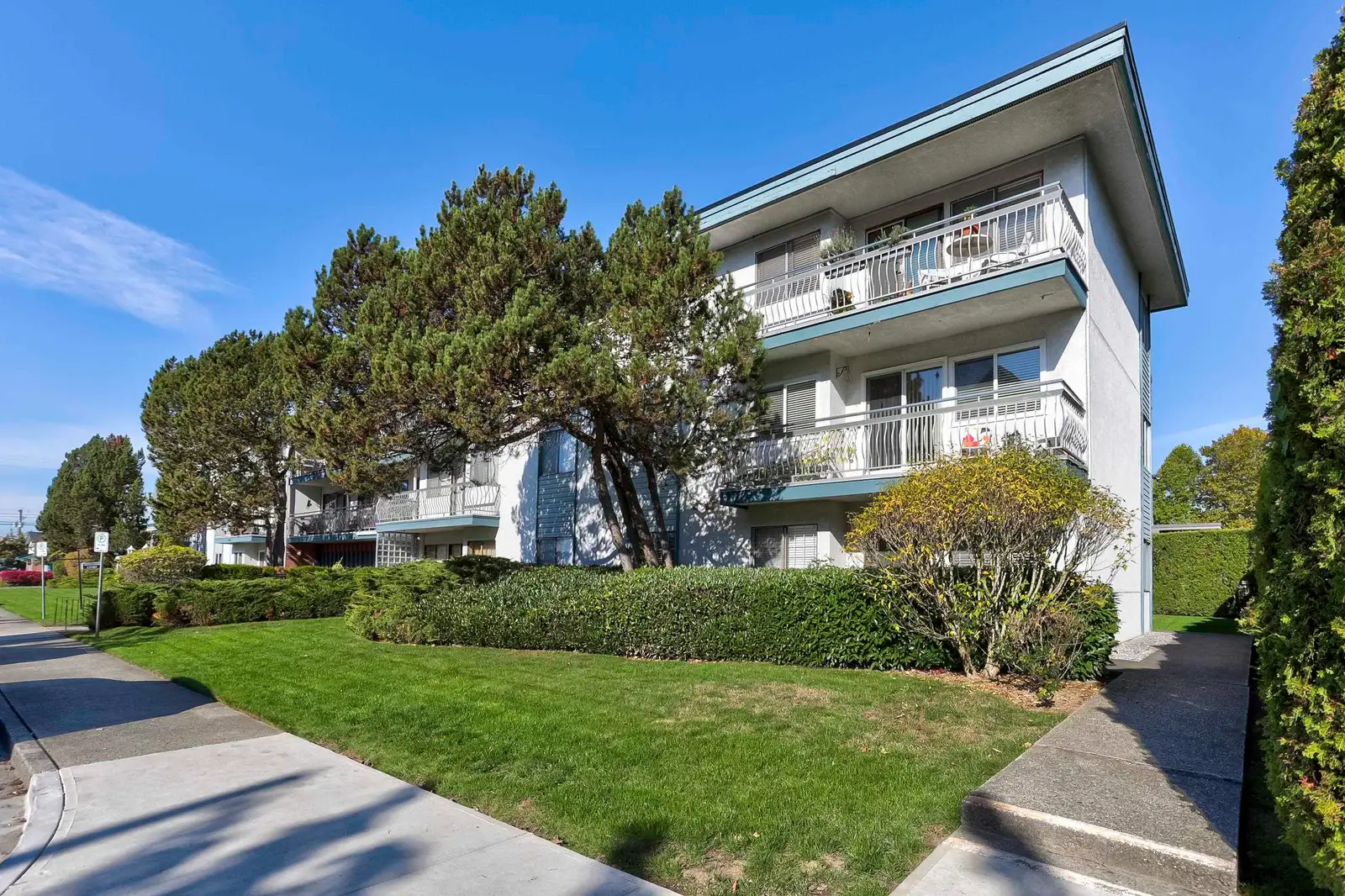 218 17707 57A AVENUE, Surrey BC V3S 1J2