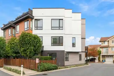 26 19749 55 AVENUE, Langley BC V3A 3W8