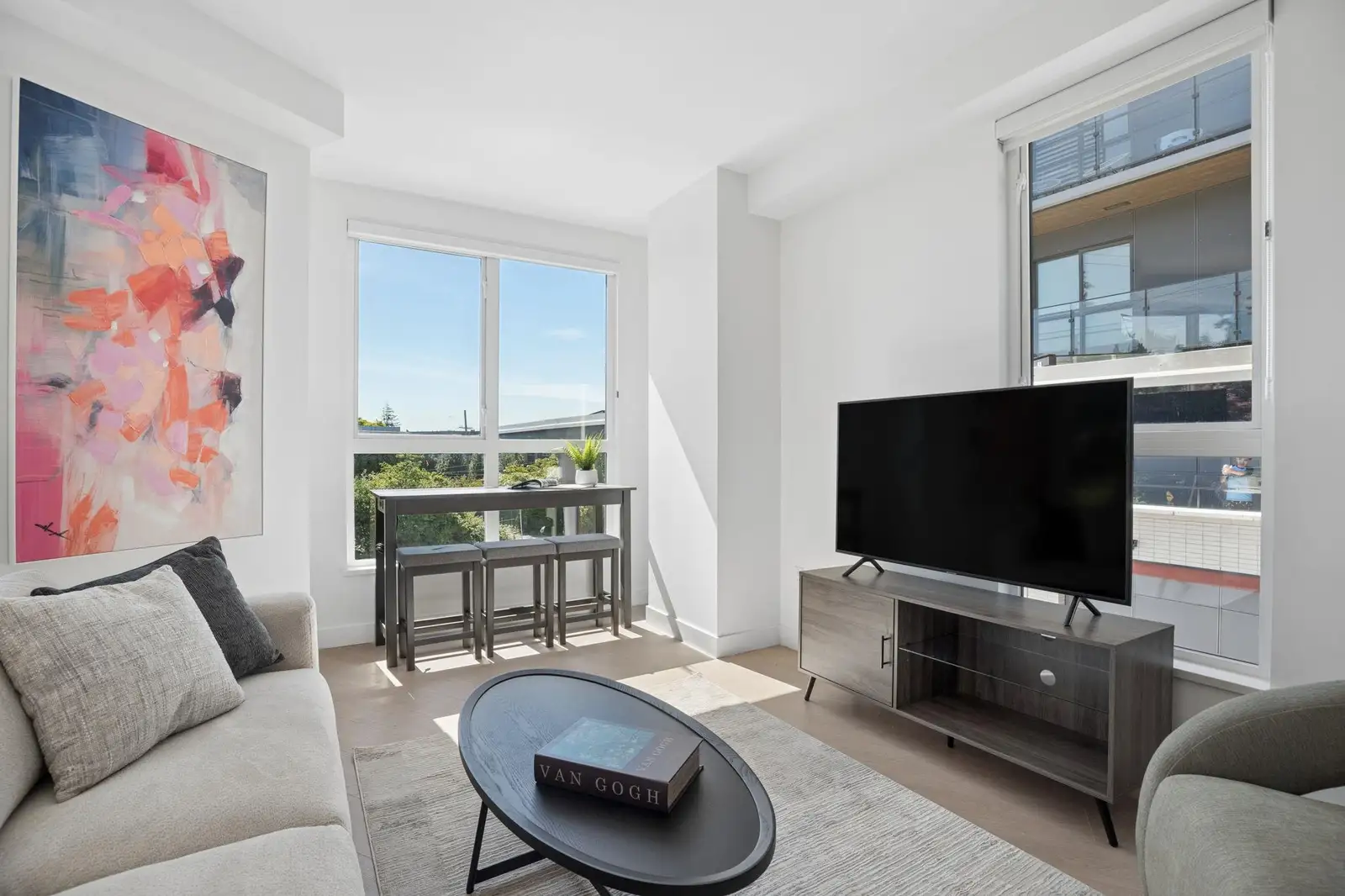 204 333 ST. DAVIDS AVENUE, North Vancouver BC V7L 3N7