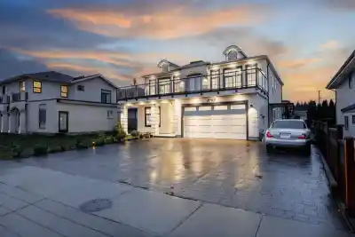 8069 124 STREET, Surrey BC V3W 0X7