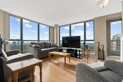 1703 6611 SOUTHOAKS CRESCENT, Burnaby BC V5E 4L5