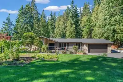 12643 GARIBALDI STREET, Maple Ridge BC V2W 1N5