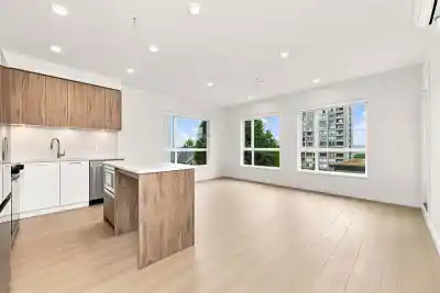 229 82 FIRST STREET, New Westminster BC V3L 0L8