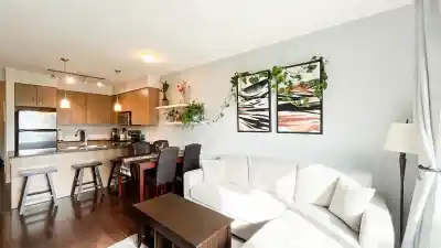 308 22290 NORTH AVENUE, Maple Ridge BC V2X 8Z8