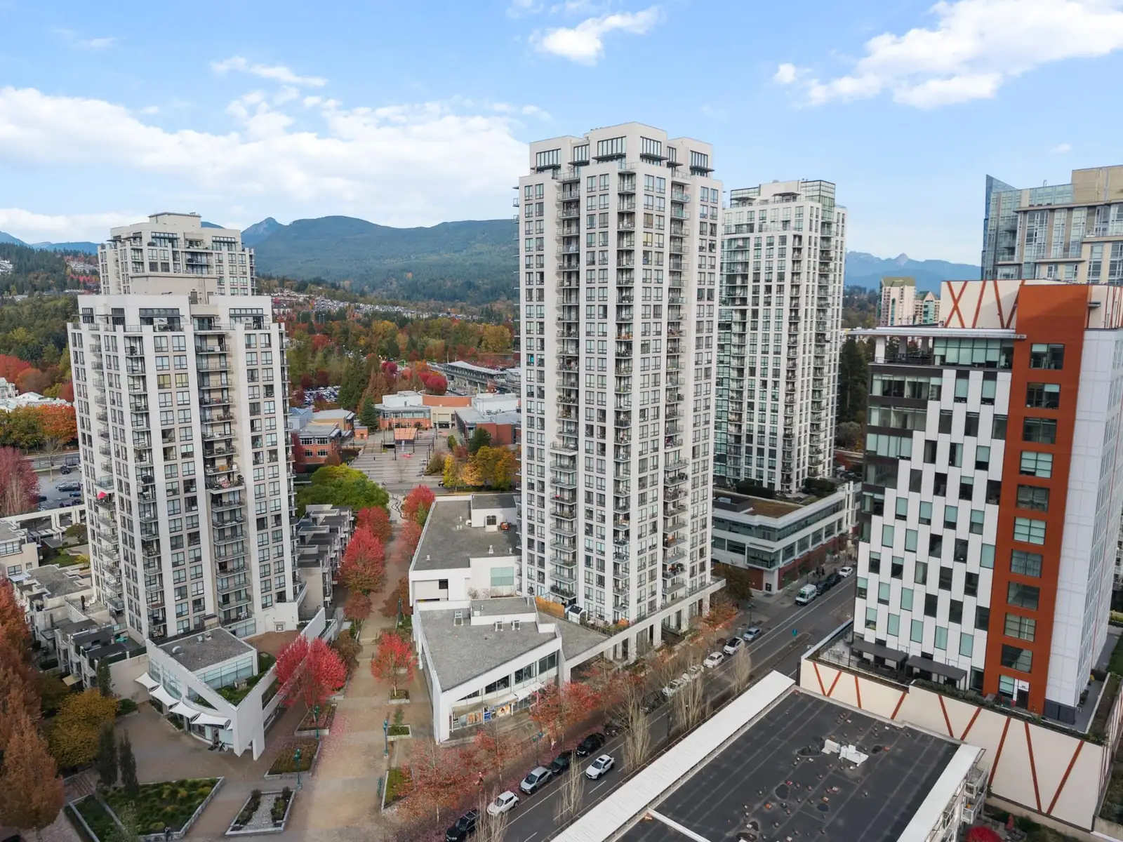608 2979 GLEN DRIVE, Coquitlam BC V3B 0B2