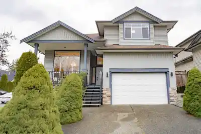 23717 110 AVENUE, Maple Ridge BC V2W 1E7