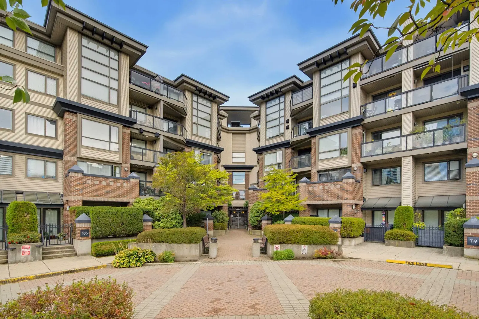 423 10866 CITY PARKWAY, Surrey BC V3T 5W9
