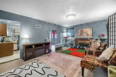 917 LADNER STREET, New Westminster BC V3L 4W5