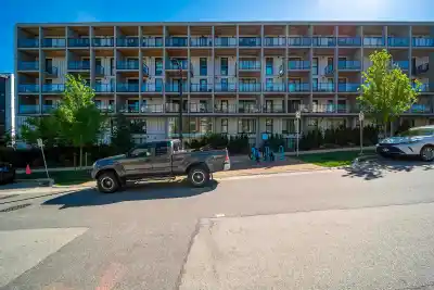 307 9888 UNIVERSITY CRESCENT, Burnaby BC V5A 0G4