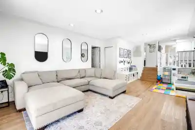 14596 89 AVENUE, Surrey BC V3R 8B2