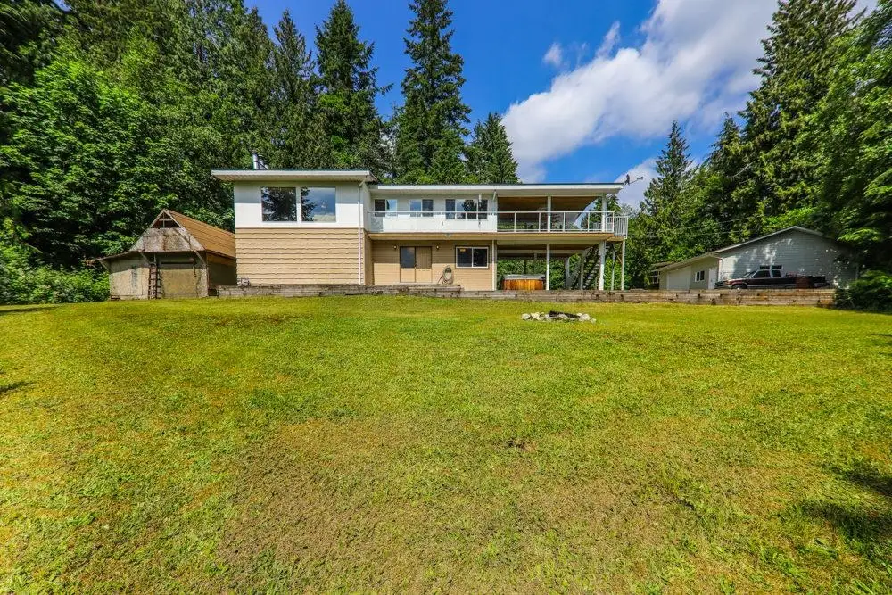 23215 141 AVENUE, Maple Ridge BC V4R 2R4