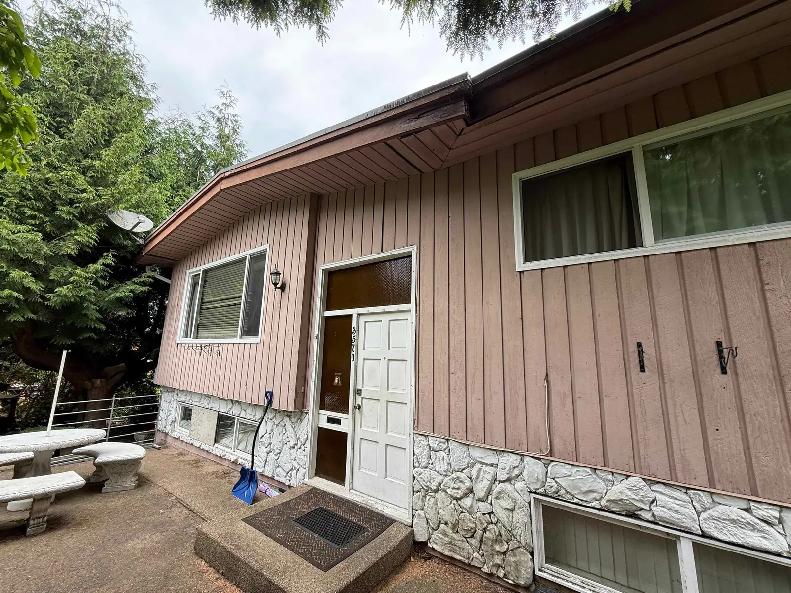 3570 DOUGLAS ROAD, Burnaby BC V5G 3P3