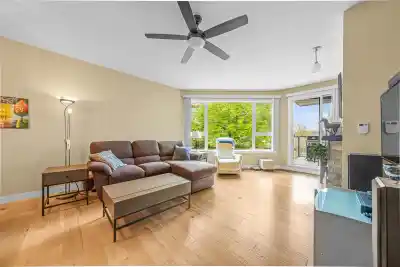 204 1150 QUAYSIDE DRIVE, New Westminster BC V3M 6E1