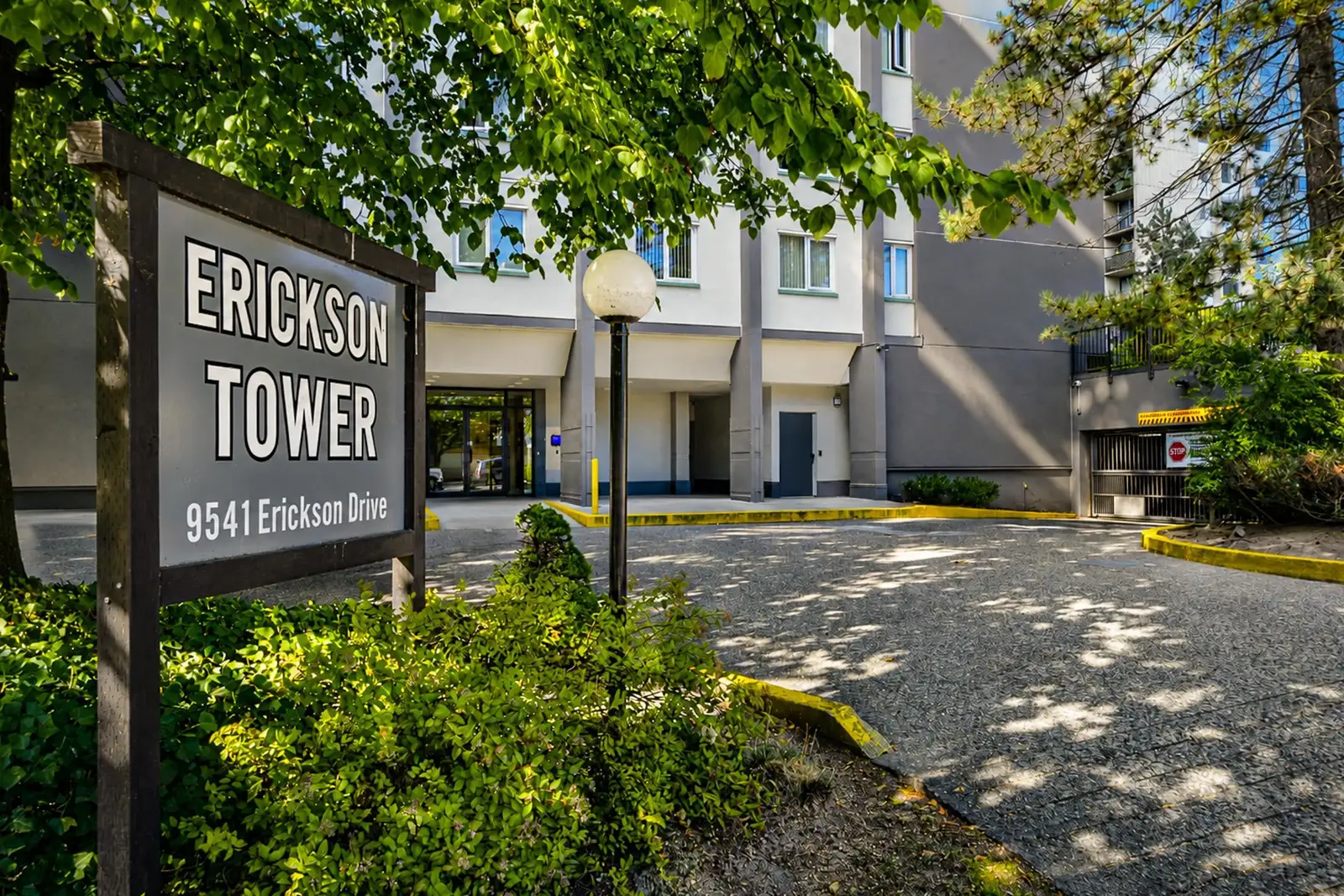 905 9541 ERICKSON DRIVE, Burnaby BC V3J 7N8
