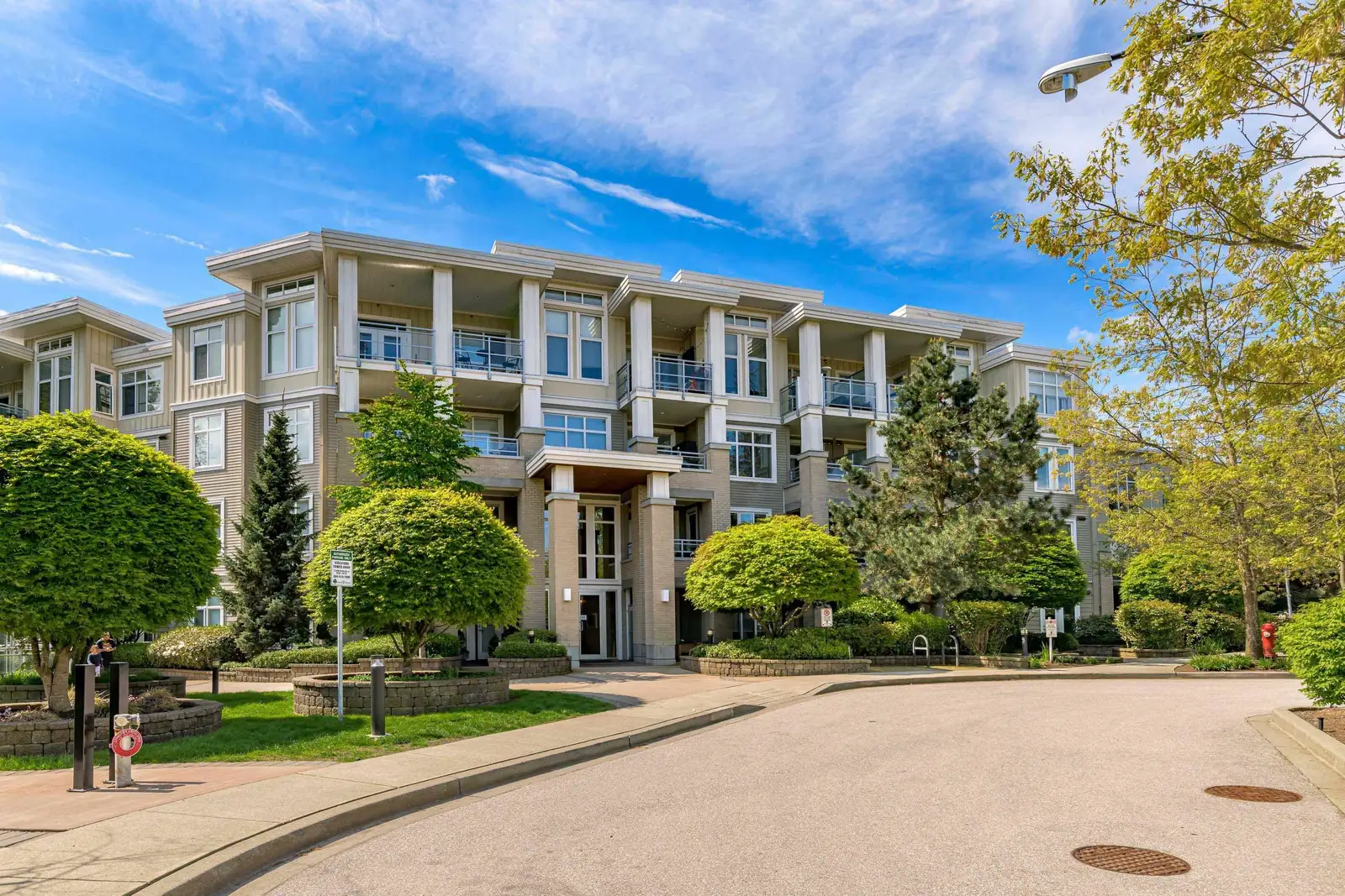 210 15428 31 AVENUE, Surrey BC V3Z 3W4