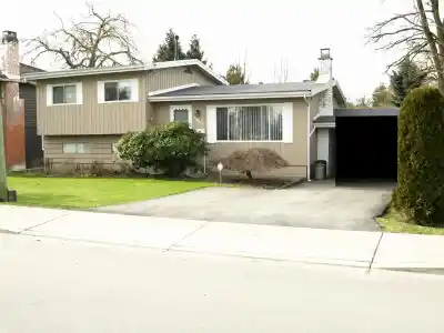 5959 172 STREET, Surrey BC V3S 3Z4