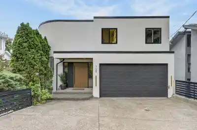 724 IOCO ROAD, Port Moody BC V3H 2W8