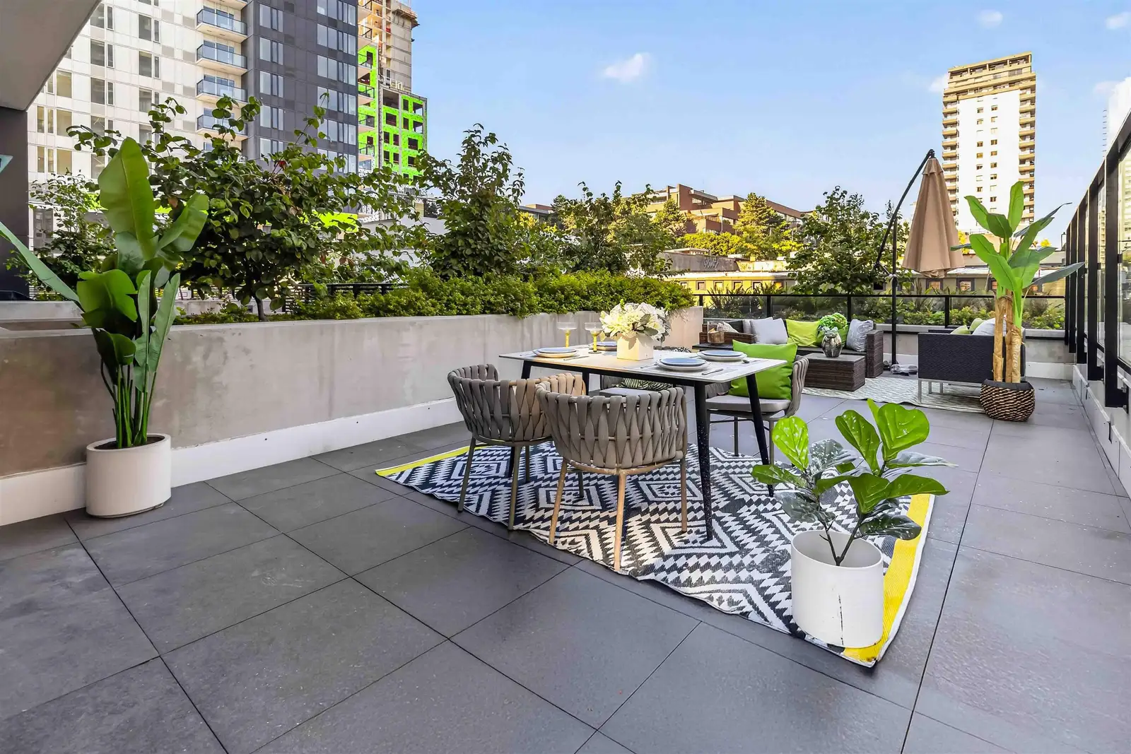 TH 507 823 CARNARVON STREET, New Westminster BC V3M 0N5