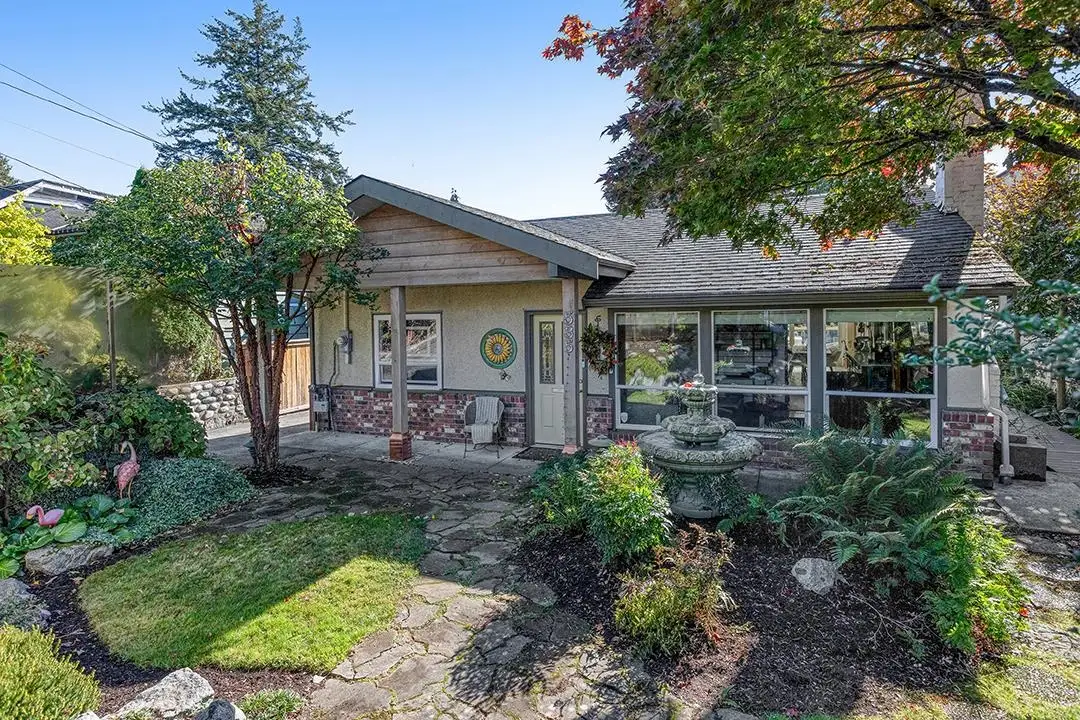 535 E KEITH ROAD, North Vancouver BC V7L 1W3