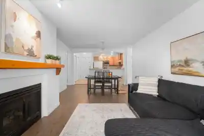 212 1432 PARKWAY BOULEVARD, Coquitlam BC V3E 3L9