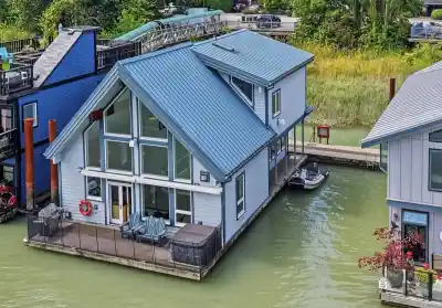 11 700 SOUTH DYKE ROAD, New Westminster BC V3M 4Z8
