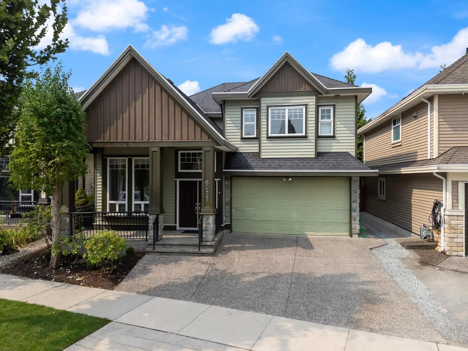 6477 143 STREET, Surrey BC V3W 1T4