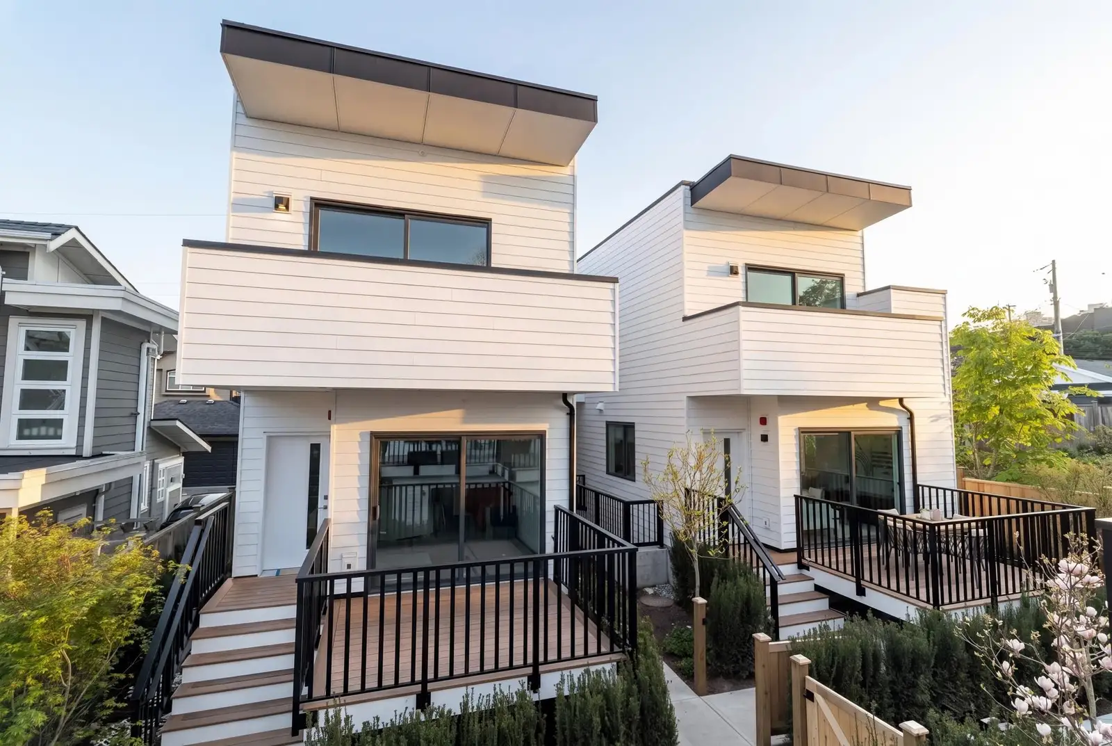 2 328 W 14TH STREET, North Vancouver BC V7M 1P5