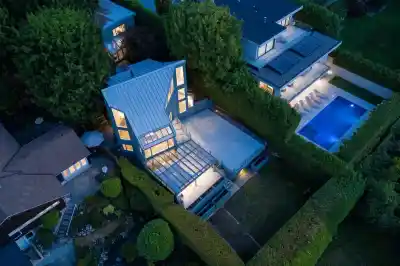 975 AUBENEAU CRESCENT, West Vancouver BC V7T 1T4
