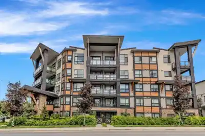 301 20829 77A AVENUE, Langley BC V2Y 0Y5