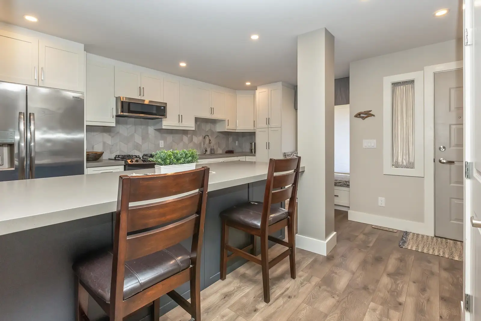 15804 MCBETH ROAD, Surrey BC V4A 5X3