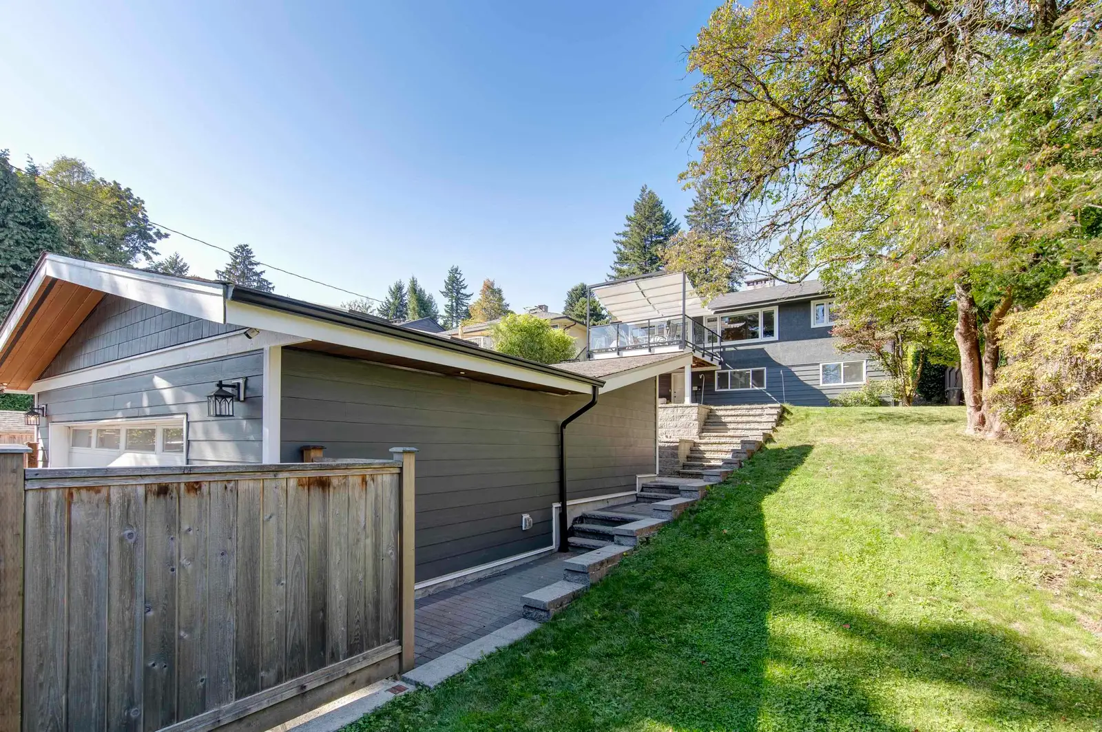 1243 CLOVERLEY STREET, North Vancouver BC V7L 1N7