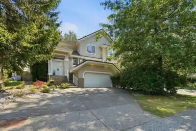 1983 PARKWAY BOULEVARD, Coquitlam BC V3E 3J8