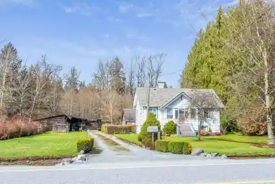 25117 DEWDNEY TRUNK ROAD, Maple Ridge BC V4R 1X6