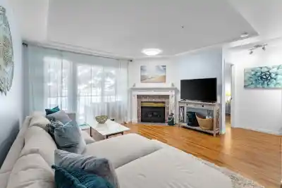 206 20433 53 AVENUE, Langley BC V3A 7A6