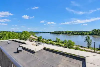 304 11566 224 STREET, Maple Ridge BC V2X 9C9