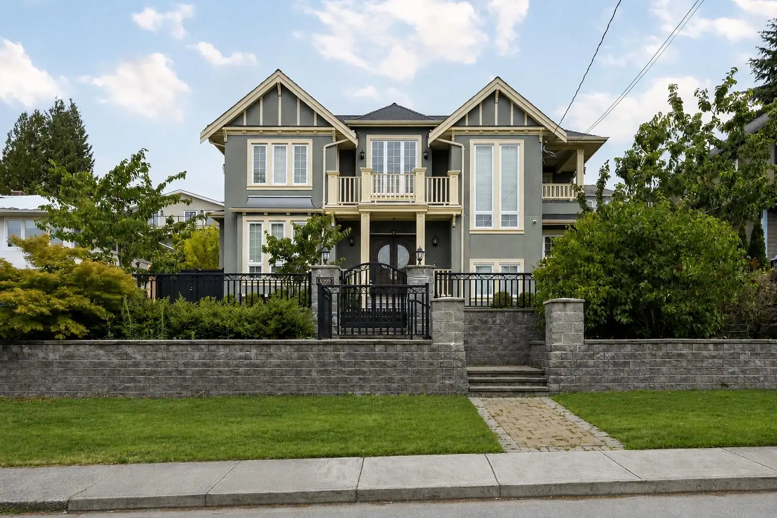 5399 CARSON STREET, Burnaby BC V5J 2Z3