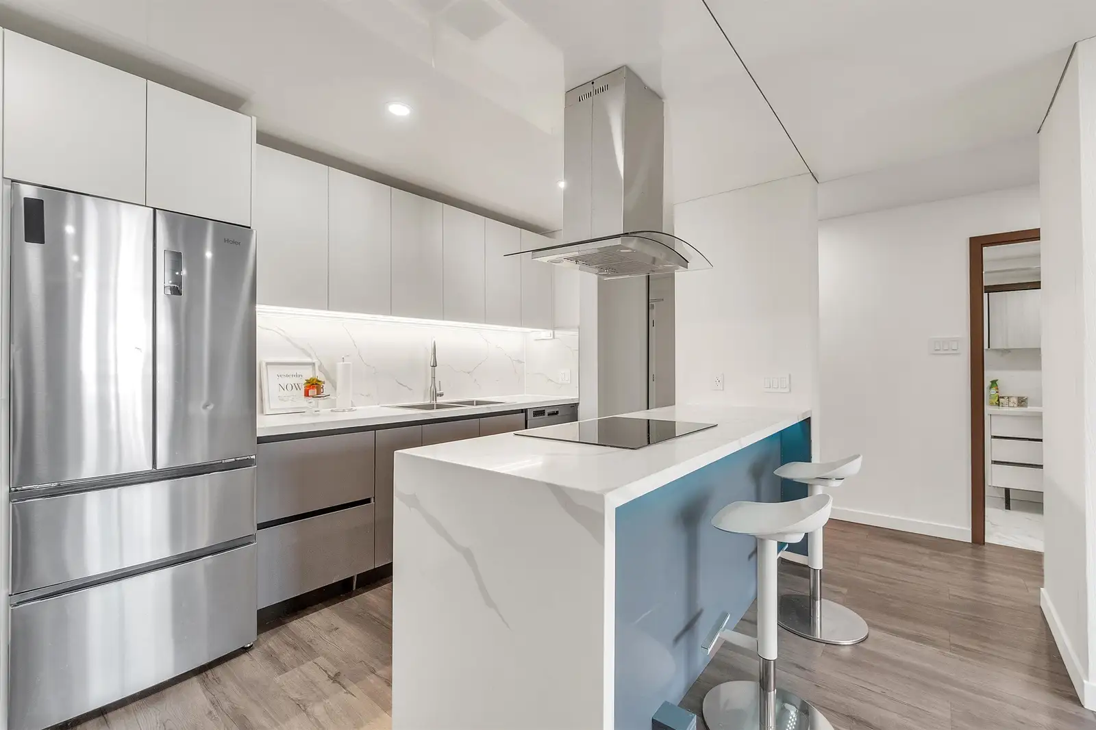 1207 2016 FULLERTON AVENUE, North Vancouver BC V7P 3E6