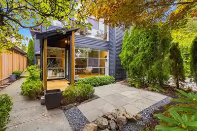 6424 BRUCE STREET, West Vancouver BC V7W 2G6