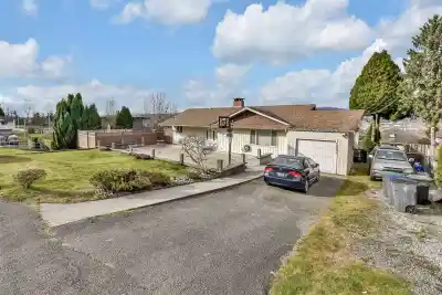 12031 101 AVENUE, Surrey BC V3V 2Z2