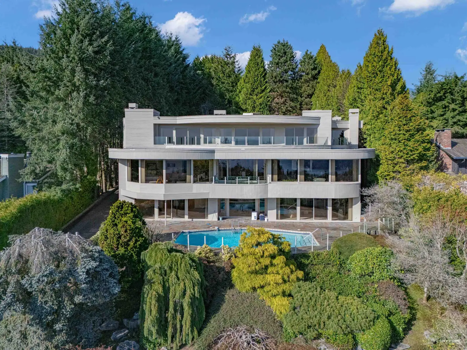 999 KING GEORGES WAY, West Vancouver BC V7S 1S6