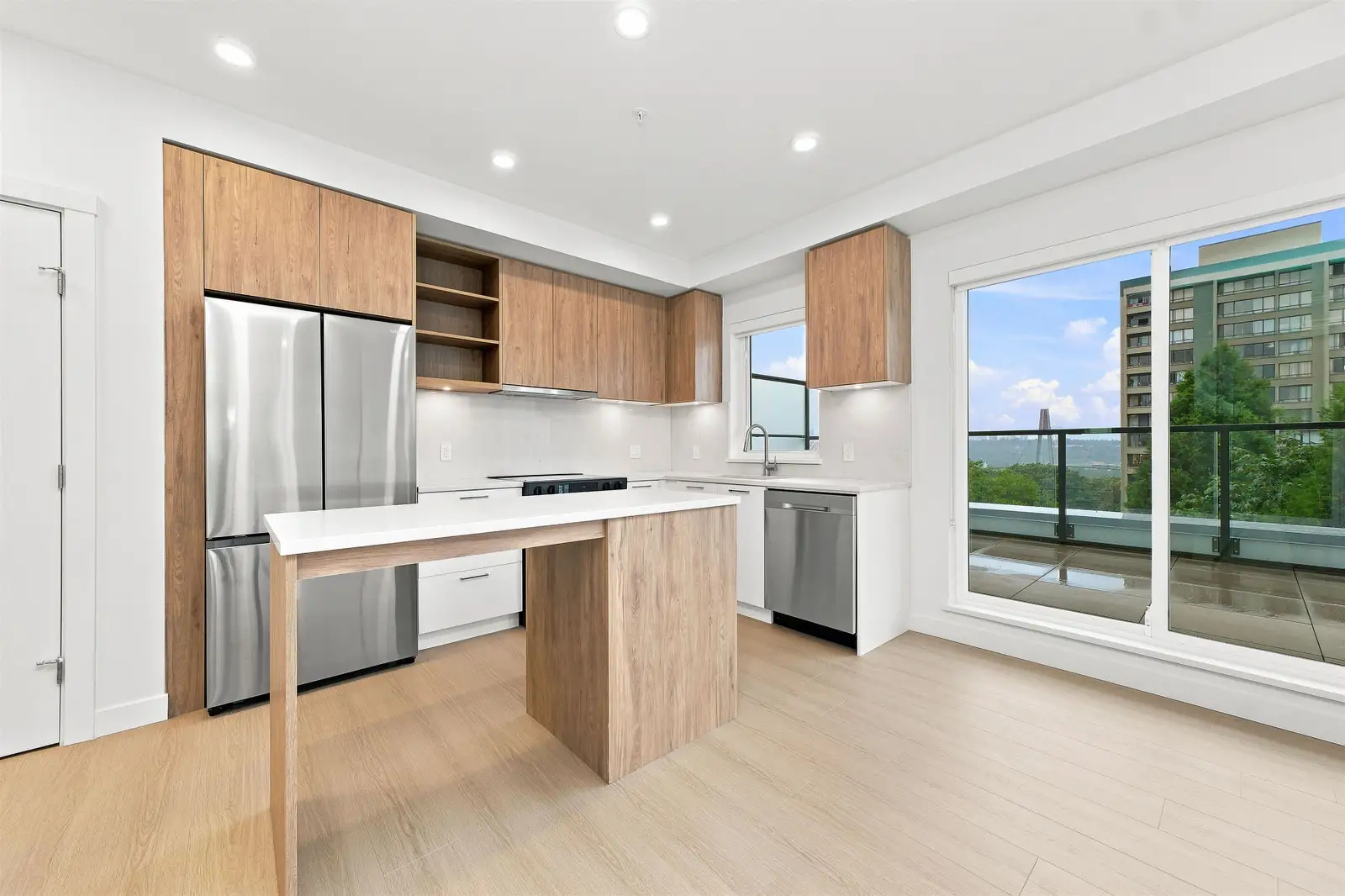 423 82 FIRST STREET, New Westminster BC V3L 0L8