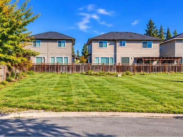 20405 HARTNELL AVENUE, Maple Ridge BC V2X 2Z5