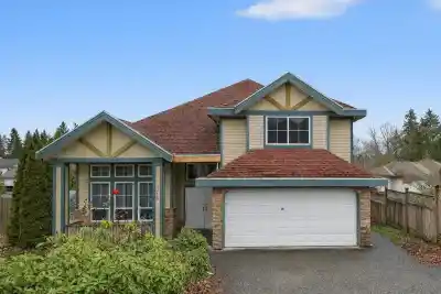 7718 145 STREET, Surrey BC V3S 9C4