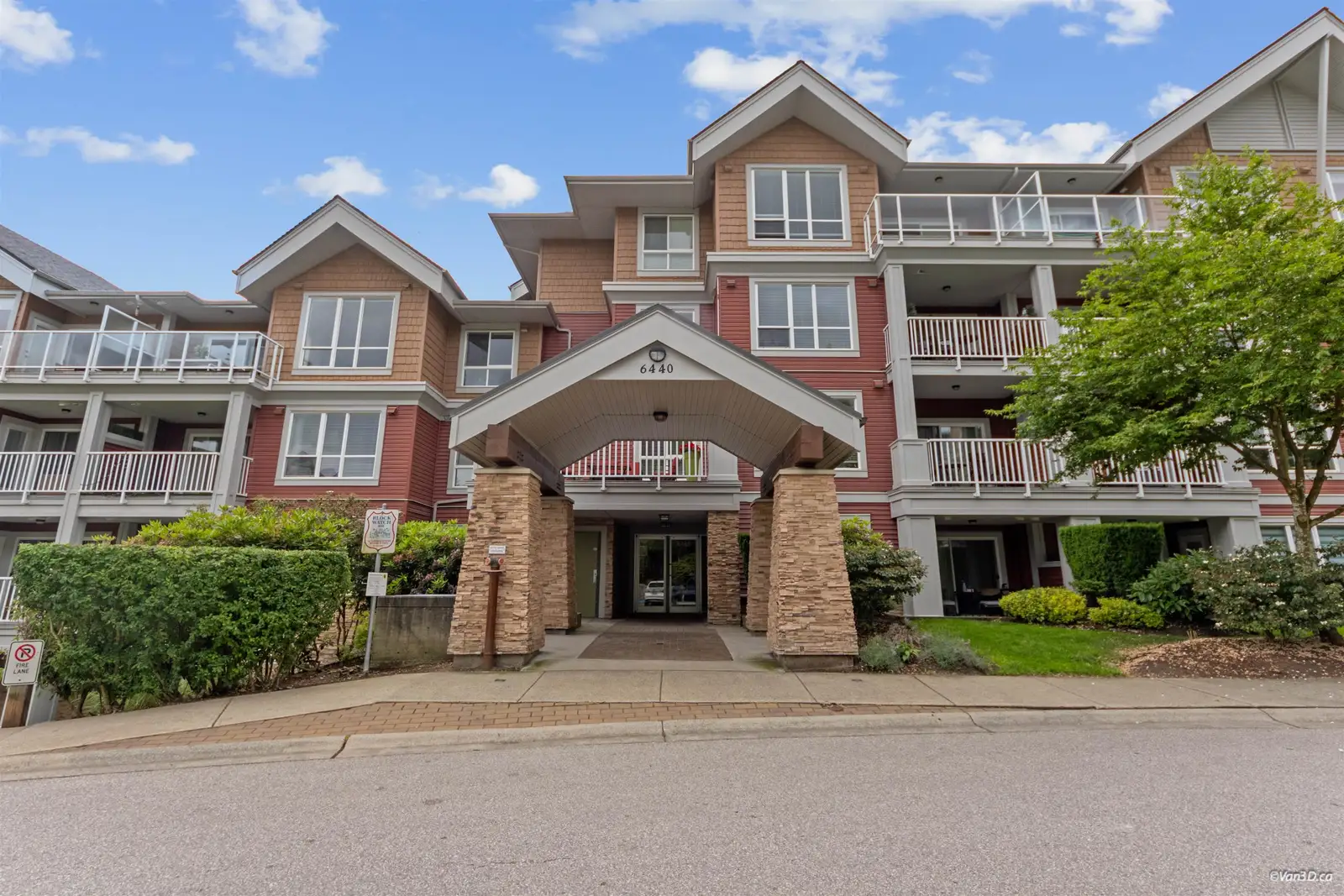 215 6440 194 STREET, Surrey BC V4N 6J7