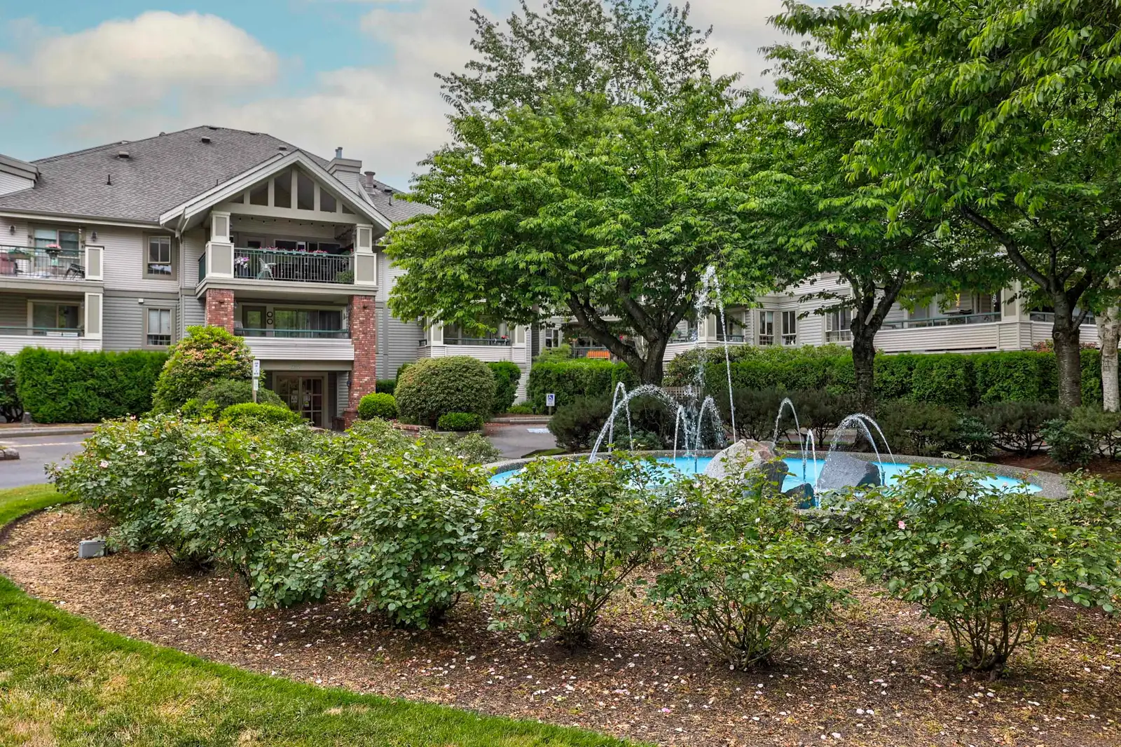 221 22015 48 AVENUE, Langley BC V3A 8L3