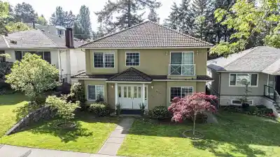 3529 GLADSTONE STREET, Vancouver BC V5N 4Y8