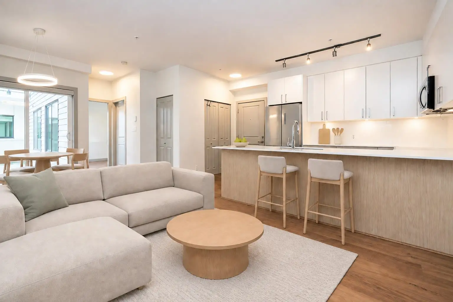 209 6968 ROYAL OAK AVENUE, Burnaby BC V5J 4J2