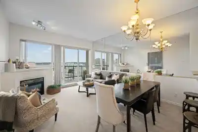 2102 10 LAGUNA COURT, New Westminster BC V3M 6W3