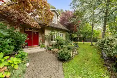 8530 ANGLERS PLACE, Vancouver BC V6P 6P1